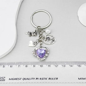 Porte-clés Coeur Rose Künstliche Perle en Argent Antique Cristal Violet Alliage Romantique Rétro Porte-clés Bijoux pour Femmes