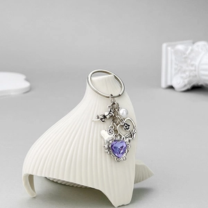 Porte-clés cœur en argent vintage avec cristal violet, perle et breloque rose