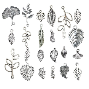 Set aus 22 Antiksilber-Legierungs-Blattanhängern für DIY-Schmuck und Halskettenanhänger