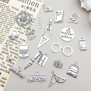 Lot de breloques de remise des diplômes en argent vieilli avec pendentif diplôme