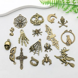 Antique bronze Halloween alloy charm set with spider and skull pendants for DIY jewelry