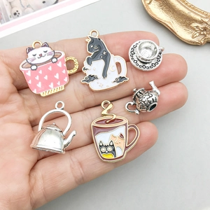Set di 6 ciondoli a forma di gatto e teiera in lega d'argento antico per gioielli DIY