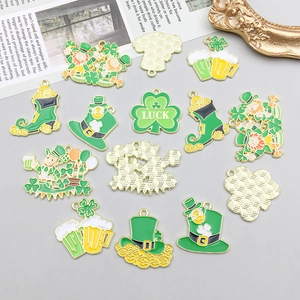 Pendentifs trèfle et bière de la Saint-Patrick en émail vert pour bijoux DIY