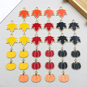 Legierung Emaille Erntedankfest Anhänger Cartoon Kürbis Ahornblatt Charms Für DIY Halskette Armband Herstellung Herbst Schmuckzubehör