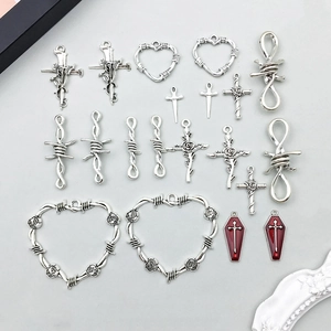 Breloques en Alliage de Zinc Argent Antique Gothic Punk pour Création de Bijoux DIY Cœur Rose Croix Cercueil Pendentifs
