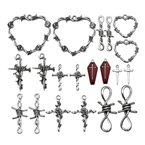 Breloques gothiques en alliage argenté avec croix rose et cœur pour bijoux DIY