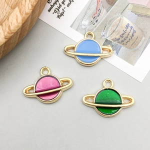 Détails de breloques planètes Saturne colorées pour la création de bijoux DIY et artisanat