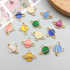 Pendentifs planète Saturne en émail coloré pour la fabrication de bracelets et bijoux DIY