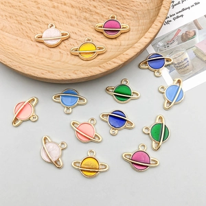 Pendentifs planète colorés en alliage doré pour création de bijoux DIY et artisanat