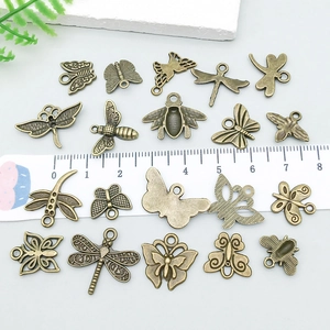 Vintage Bronze Insekten Anhänger Set mit Schmetterling und Libelle für DIY Schmuck