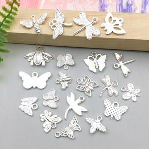 Pendentifs insectes en alliage argenté avec papillons et abeilles pour bijoux DIY