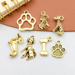 Détails de breloques chien et pendentifs os en alliage doré antique pour bijoux DIY