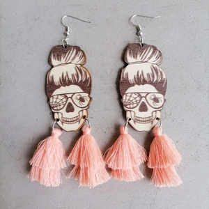 Boucles d'oreilles Halloween en bois avec crâne, lunettes toile d'araignée et pompons