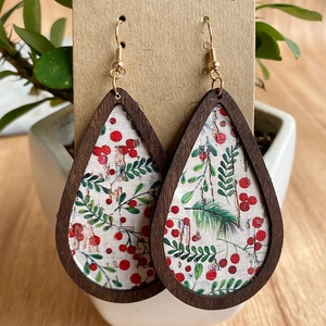 Christmas water drop earrings with wood frame and floral cork inlay on kraft paper card
