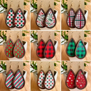 Vintage Christmas Wood Teardrop Earrings For Women PU Leather Printed Plaid Star Tree Dangle Earrings Festive Jewelry Gift