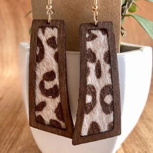 Pendientes rectangulares bohemios con estampado de leopardo, marco de madera y ganchos dorados