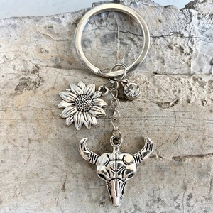 Western Cowboy Style Metal Keychain Vintage Silver Horseshoe Boots Sunflower Bull Head Pendant Rhinestone Charms Keyring