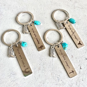 Western Cowboy Boot Keychain Leather Metal Drive Safe Cowboy Cowgirl Turquoise Pendant Horseshoe Cactus Cross Bull Head Vintage Accessories