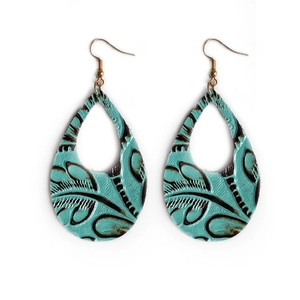 Pendientes bohemios de cuero turquesa con relieve en forma de gota y ganchos dorados