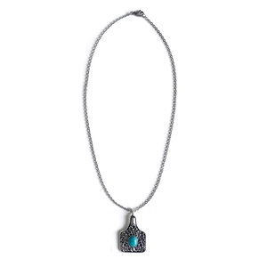 Collier turquoise argenté de style western avec relief floral vintage et pendentif taureau