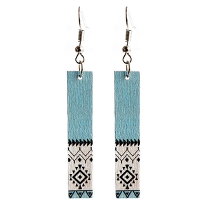 Minimalistische houten rechthoekige oorbellen met Azteekse print en blauw detail