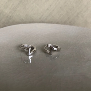 Boucles d'oreilles créoles éclair en argent S925 avec finition miroir polie chic