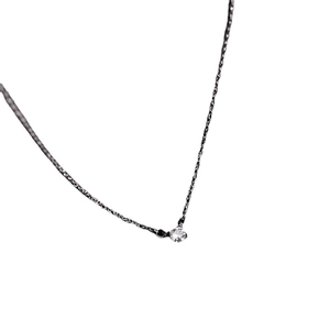 Collana girocollo minimalista placcata in argento con ciondolo tondo in cristallo bianco