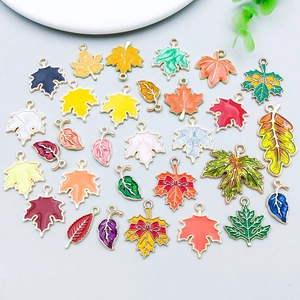 Lot de breloques feuilles d'automne colorées en émail pour bijoux DIY et colliers