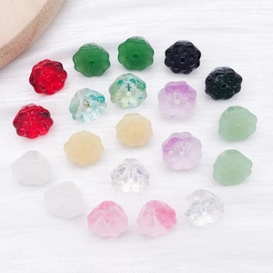Breloques lotus en verre coloré et perles pour la création de bijoux DIY fait main