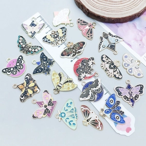 Mix van 20 kleurrijke emaille vlinder bedeltjes voor DIY sieraden maken