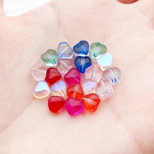 Perles en verre en forme de cœur coloré transparent avec trous pour création de bijoux