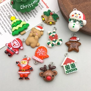 Set ciondoli natalizi fai-da-te con Babbo Natale, renne e pendenti in resina