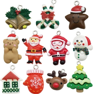 Set di 11 ciondoli natalizi in resina con Babbo Natale e renne per creazioni fai-da-te