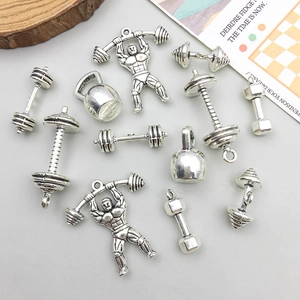 Lot de breloques fitness argent antique avec haltères et kettlebell pour bijoux DIY