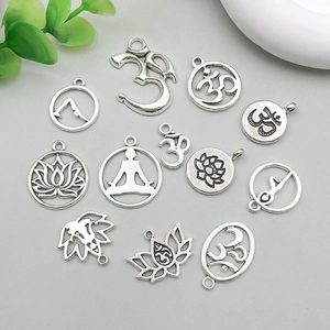 Antiek Zilveren Zinklegering Yoga Meditatie Om Lotus Bloem Hangers Voor DIY Ketting Armband Sieraden Maken Accessoires