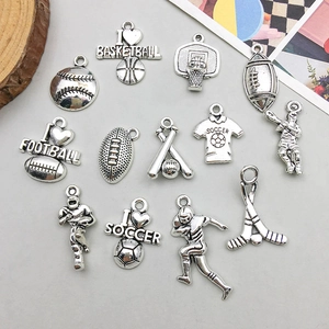 Set van 12 vintage sportpendels van zilverlegering inclusief football en baseball