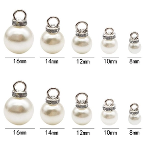 Pendentifs perles blanches avec fermoirs argentés en strass, cinq tailles de 8 à 16mm