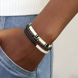 Juego de Pulseras de Cuentas Tila Negras Mate Hechas a Mano para Hombres y Mujeres Joyas Elásticas Apilables Estilo Playa Boho Regalo de Moda