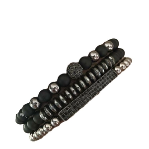 Ensemble de bracelets pour hommes en perles noires mates et breloques en zircon argent