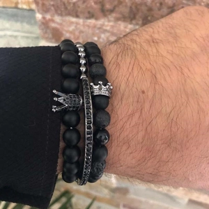 Set di 3 bracciali da uomo con perle nere opache e ciondolo a corona d'argento