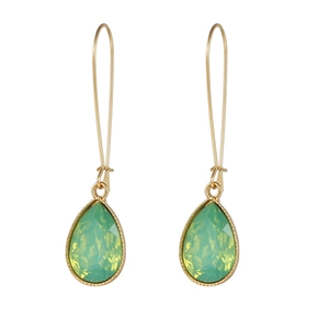 Orecchini pendenti in oro con pietre preziose verde chiaro in stile minimalista