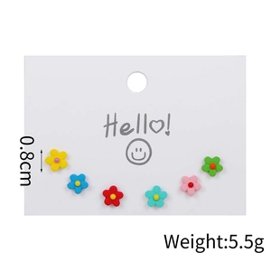 Detaillierte Größentabelle für bunte 0,8 cm Blumenohrringe mit Gewichts- und Maßangaben