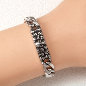 Bracciale punk a catena cubana in acciaio inossidabile con piastra teschio in rilievo