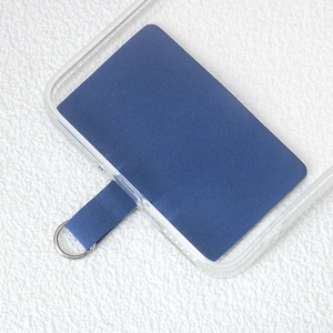 Patch de téléphone bleu foncé avec anneau en D métallique pour cordons de cou