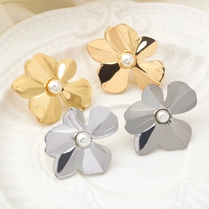 Fashion Stainless Steel Geometric Flower Stud Earrings With Artificial Pearl Minimalist Gold Silver Plated Jewelry For Women Daily