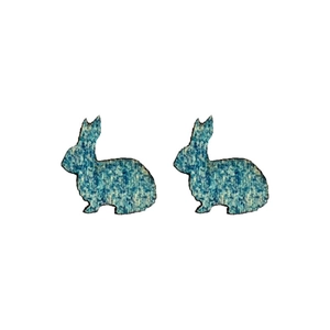 Kreative Osterhasen-Ohrstecker mit einem dunkelblauen Marmormuster im Vintage-Stil