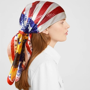 70cm Sonnenblumen Seidenschal mit US Flaggen Design und Sternenmuster für Damen
