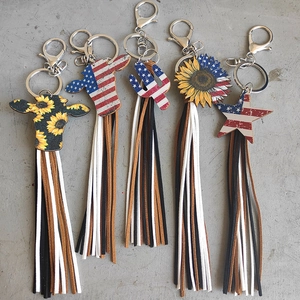 American Independence Day Western Cowboy Keychain Tassel Wood Pendant Sunflower Cactus Bull Head Pattern Patriotic Accessory