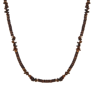 Vista detallada del collar bohemio con piedras ojo de tigre y cuentas de madera