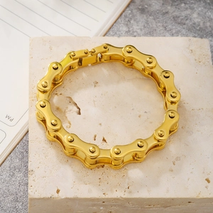 Bracciale da uomo a catena di moto in acciaio inossidabile dorato lucido stile industriale